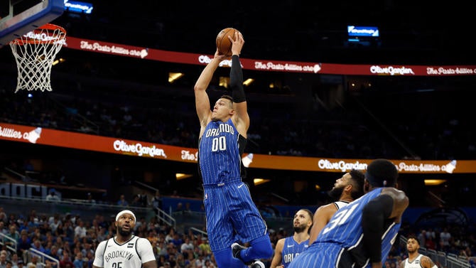 Aaron Gordon dunk