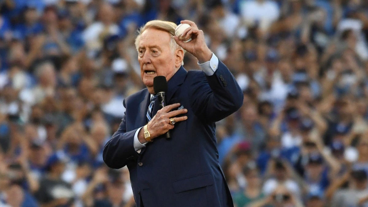 Vin Scully, Fernando Valenzuela combine for classic World Series first pitch