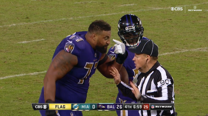 ravens-eye-poke-howard-10-26-17.png