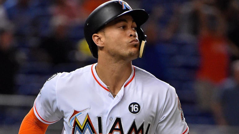 MLB Trade Rumors: Cardinals reportedly meeting with Giancarlo Stanton's reps