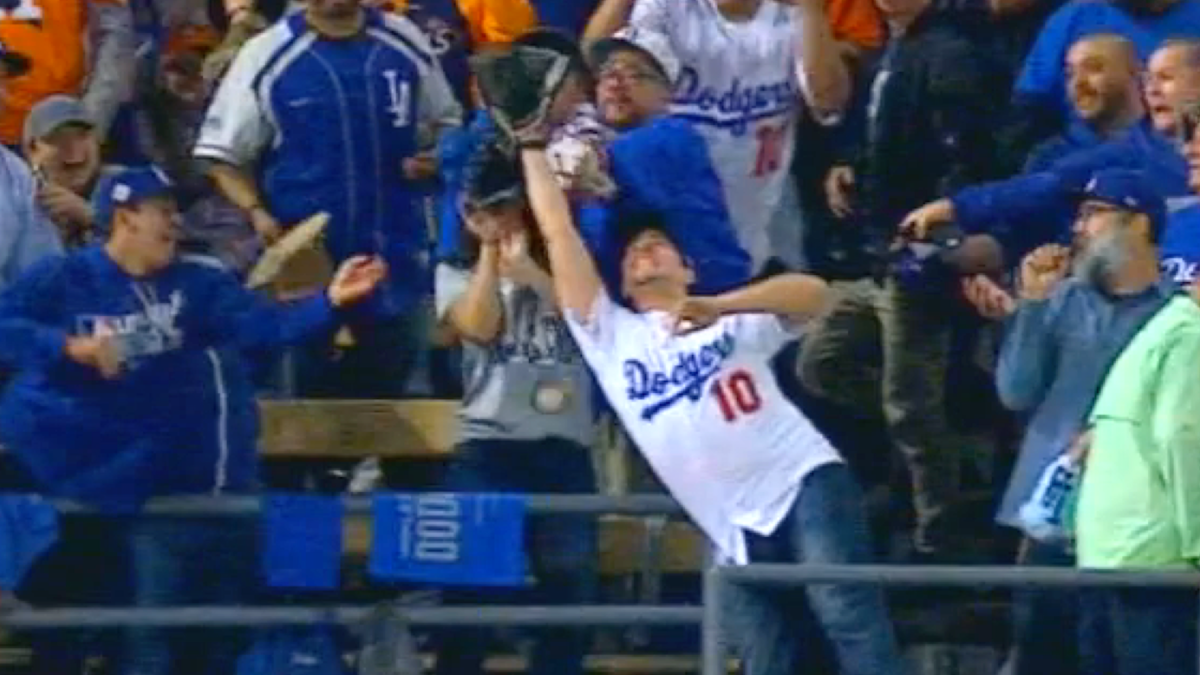 World Series Game 5: Rude man throws back other person's home run ball 