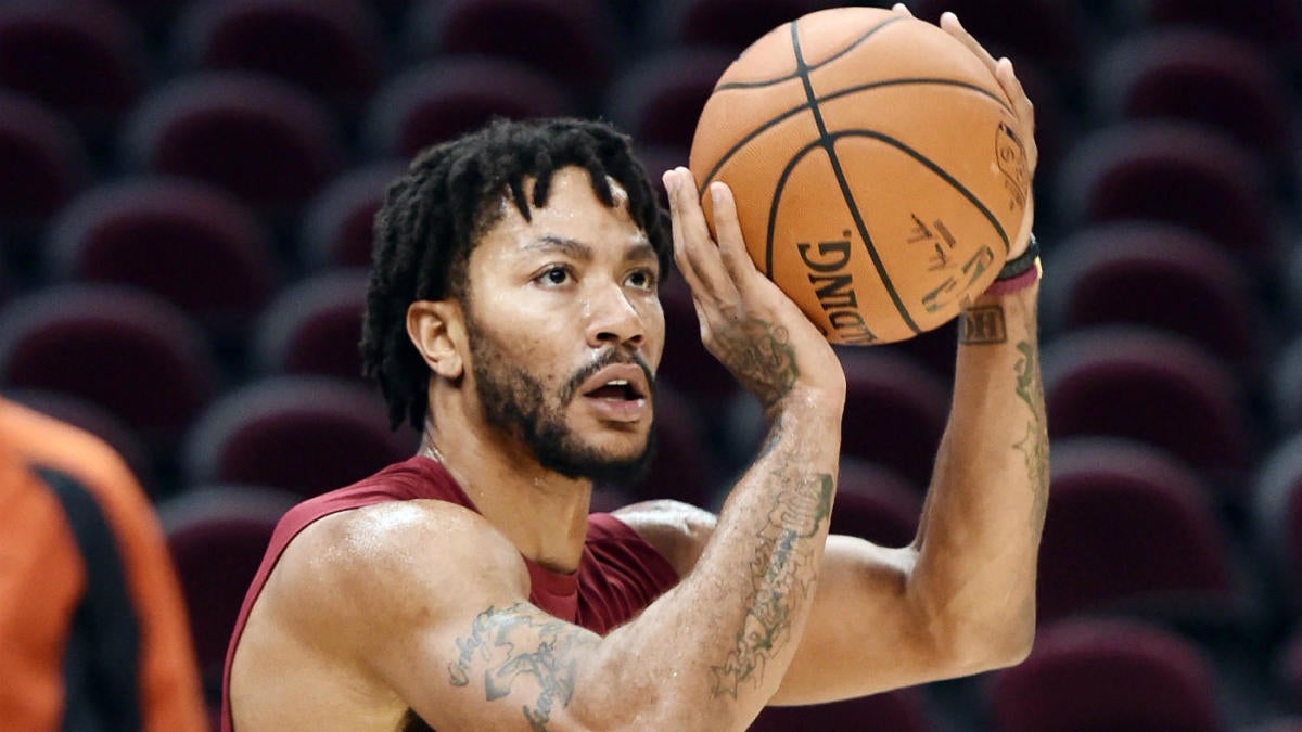 Injured Derrick Rose not with Cavaliers, evaluating his basketball