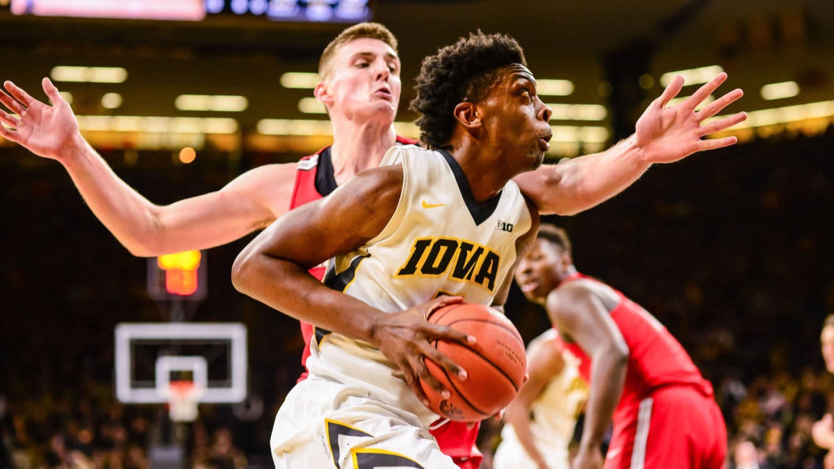 Iowa vs. Illinois odds Big Ten tournament picks from
