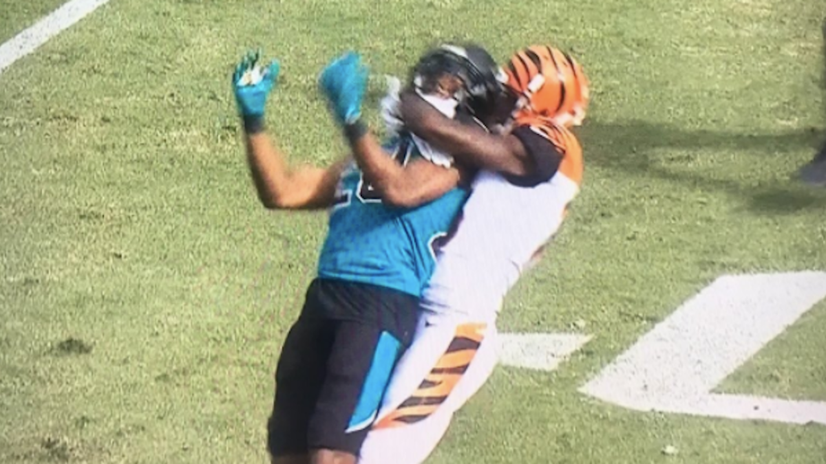 Bengals WR AJ Green Fights Panther's Jalen Ramsey