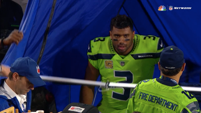 LOOK: Russell Wilson barely enters medical tent for 