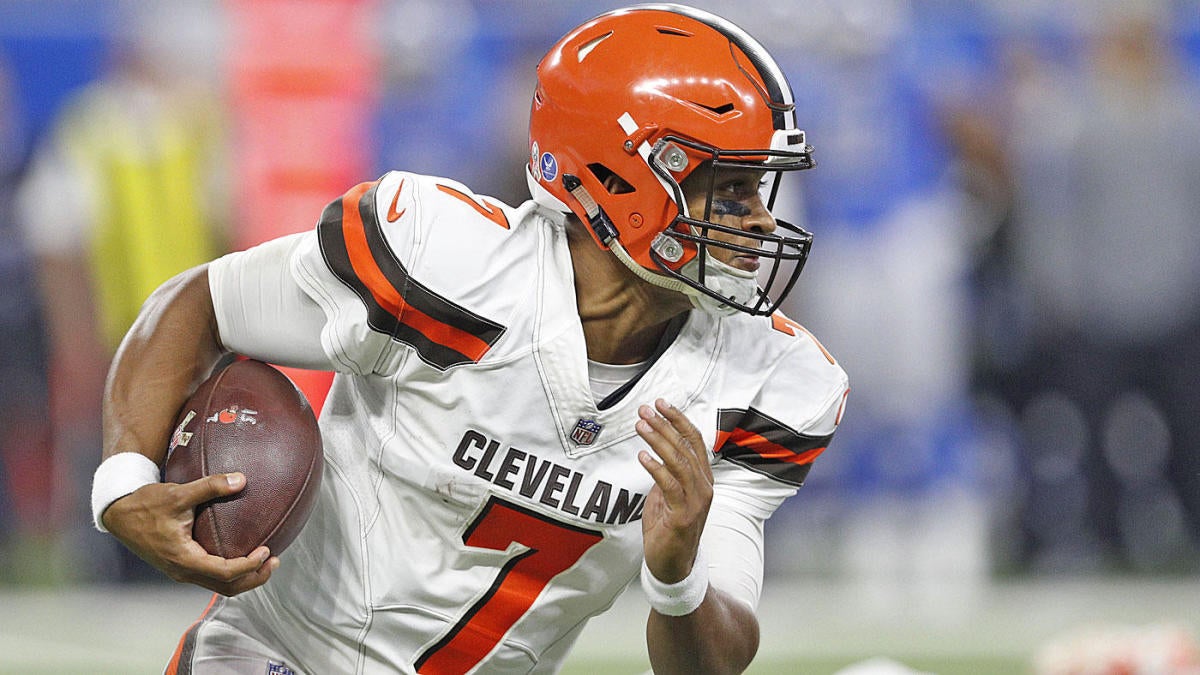 DeShone Kizer Goes It Alone to Learn Tennessee Titans' Offense