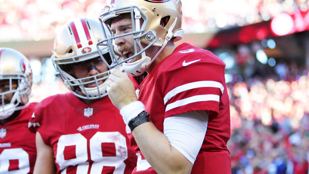 Injured Reuben Foster wears 'Savage' jersey on 49ers sideline