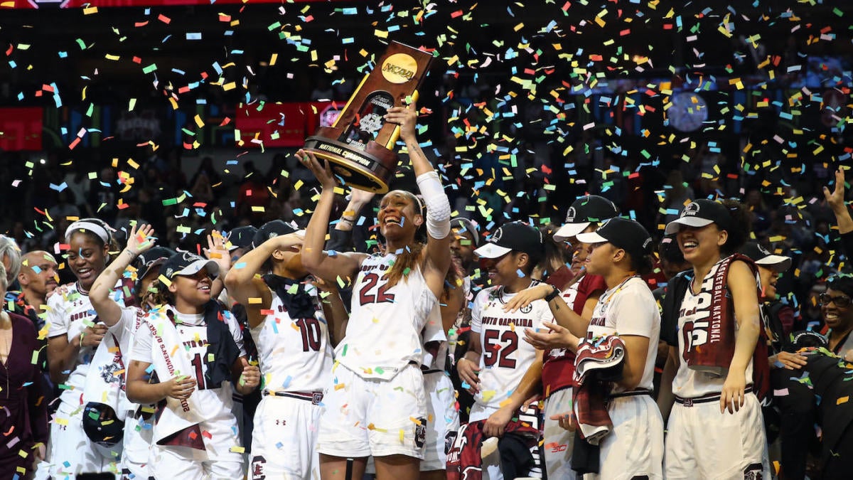 South Carolina women's basketball coach says her team didn't get a White  House invite