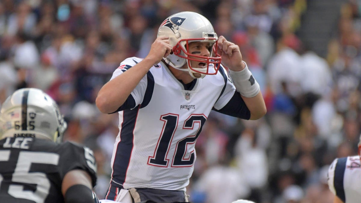 Tom Brady: 'Pro football is more glorified college football'