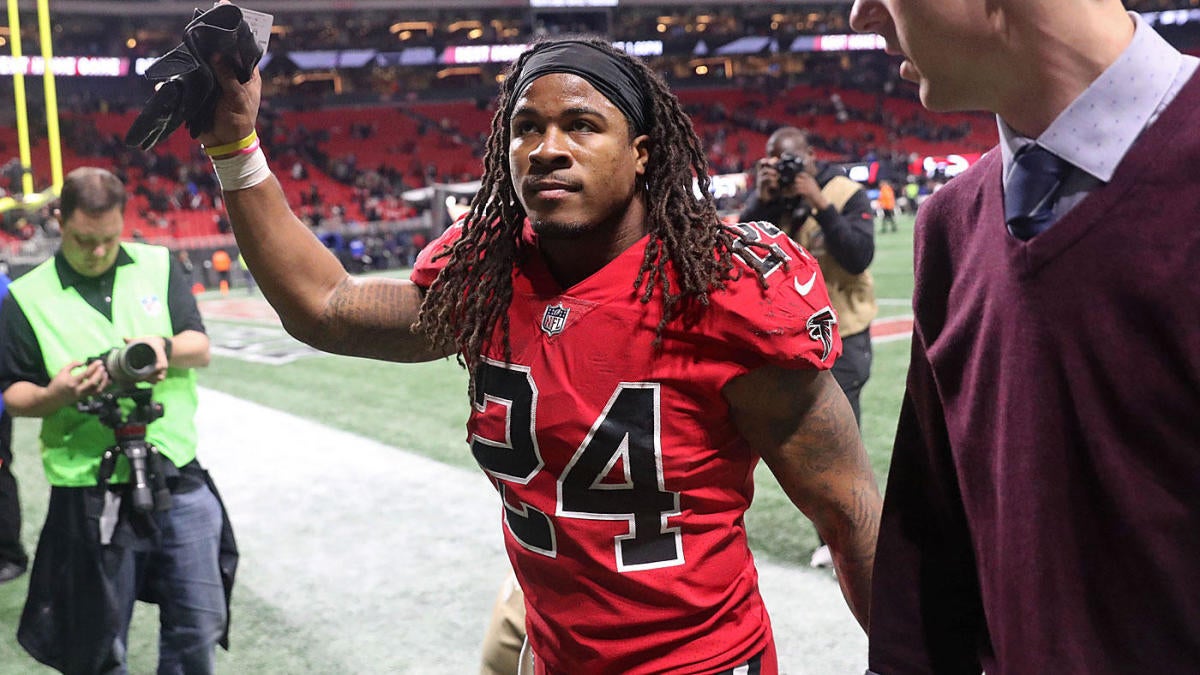 Devonta Freeman needs an IV on a steamy Atlanta day - NBC Sports