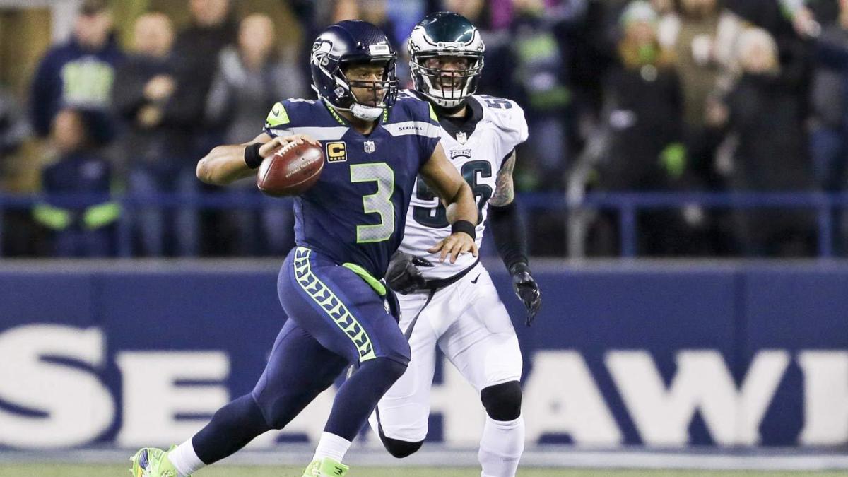 LOOK: Seahawks' Russell Wilson gets in a workout with Manny Pacquiao's ...