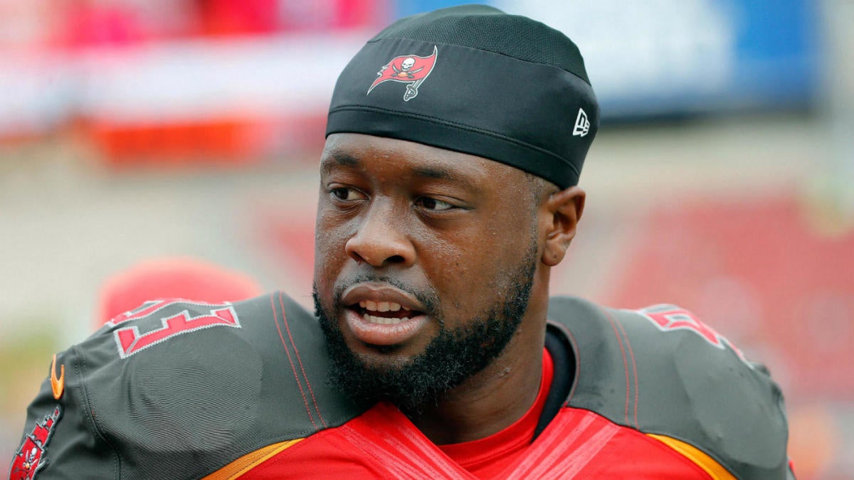 Raiders' Gerald McCoy gets back jersey No. 93