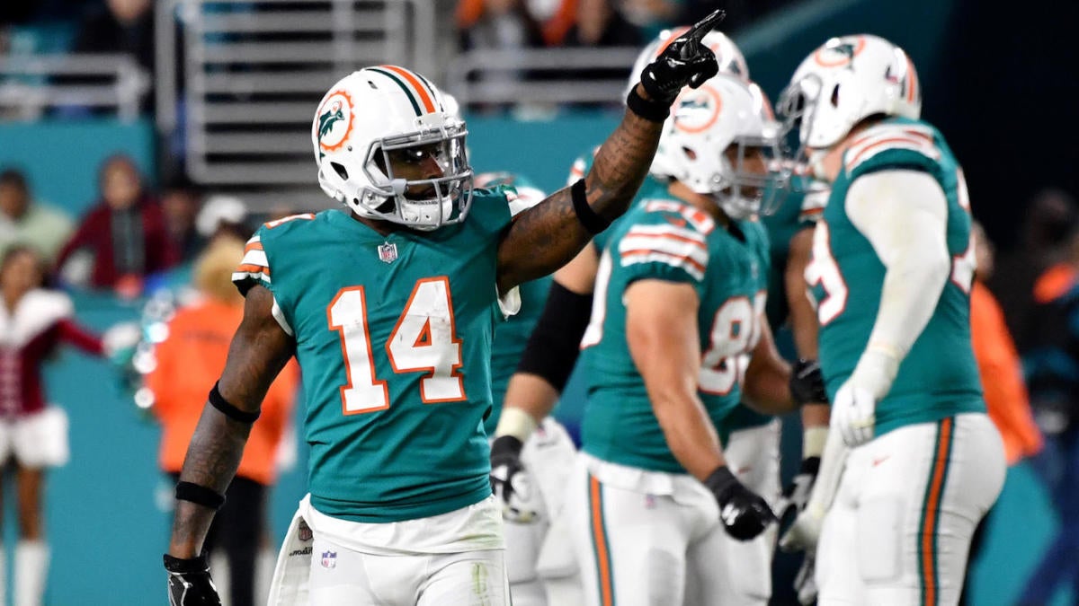 Jarvis Landry Admits His Celebration Against Patriots Was Deflating The Football Cbssports Com
