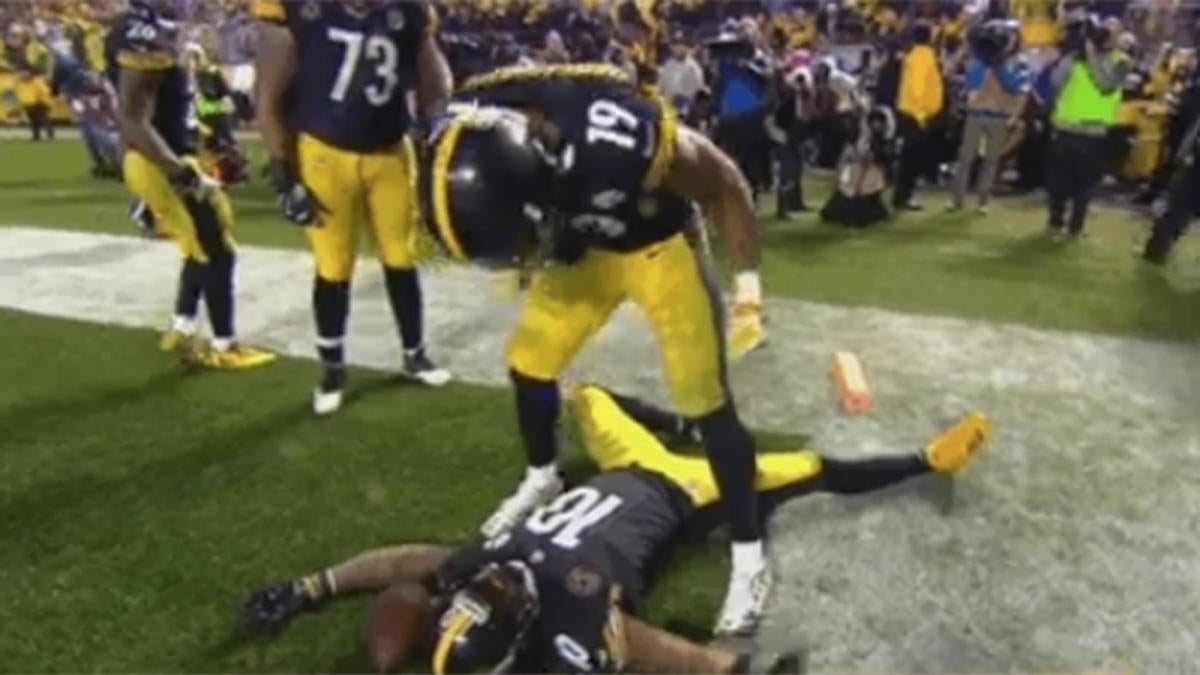 JuJu Smith-Schuster Reenacted His Suspension-Earning Hit After A TD