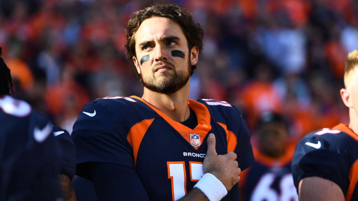 SEE IT: Broncos QB Brock Osweiler drills man in the face with a football on  the sideline – New York Daily News