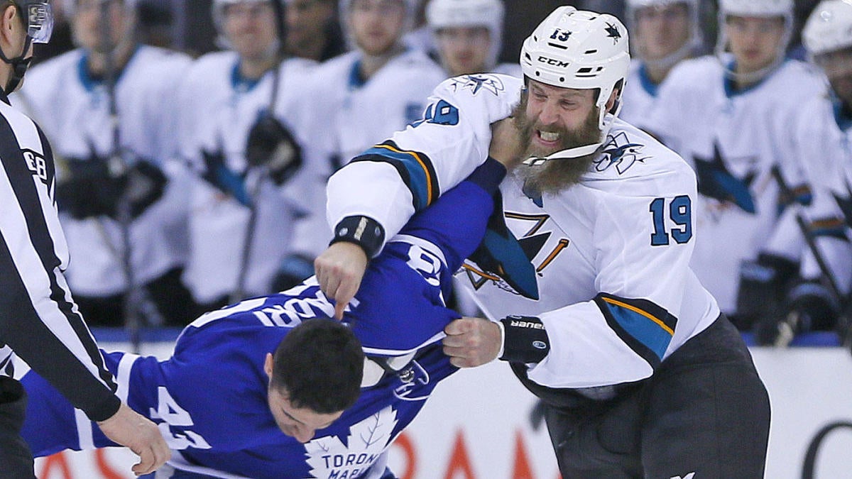 Burly beard ripped in NHL fight