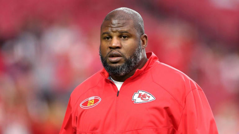 Chiefs promote running backs coach Eric Bieniemy to 