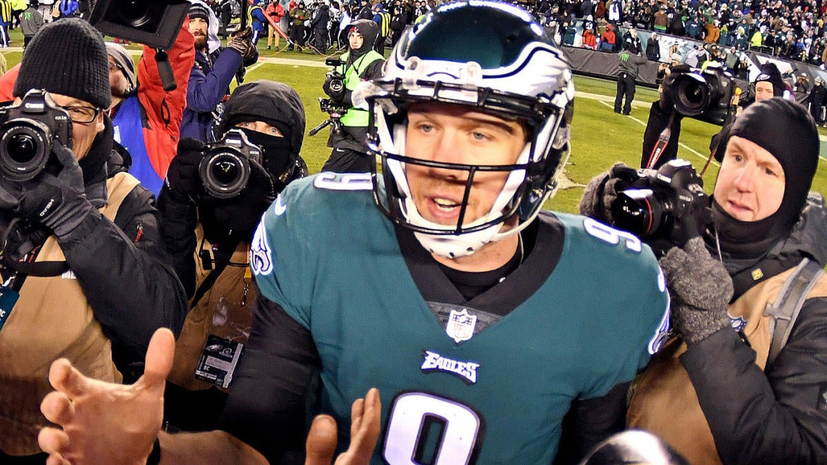 Eagles Not Trading Carson Wentz and Re-Signing Nick Foles is Going to Haunt  Them