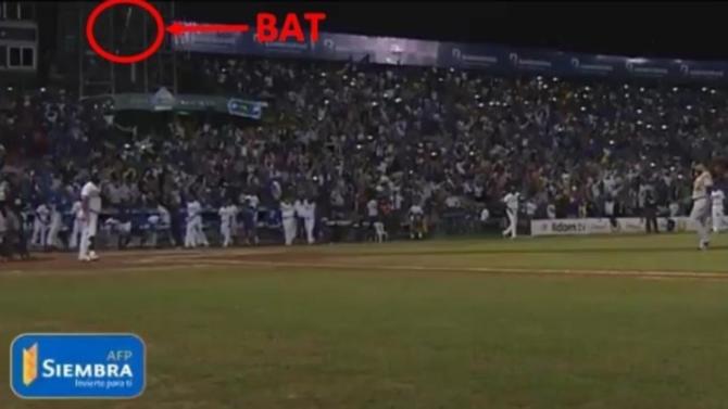 juan-francisco-bat-flip.jpg