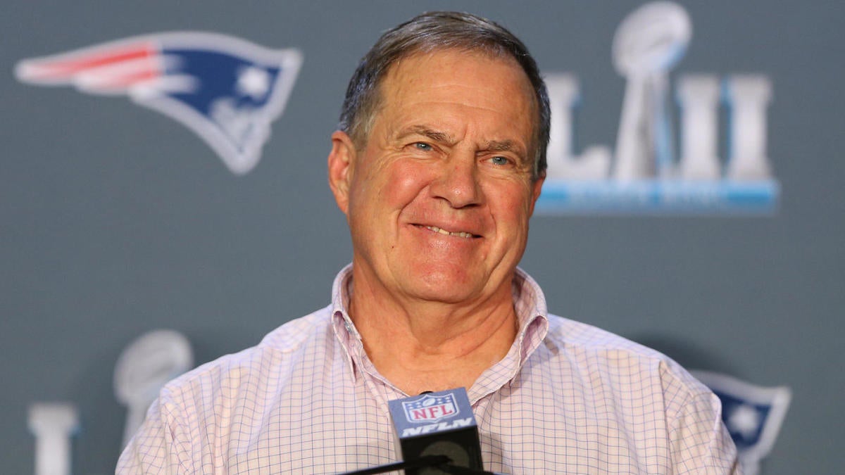 belichick holes in sweatshirt