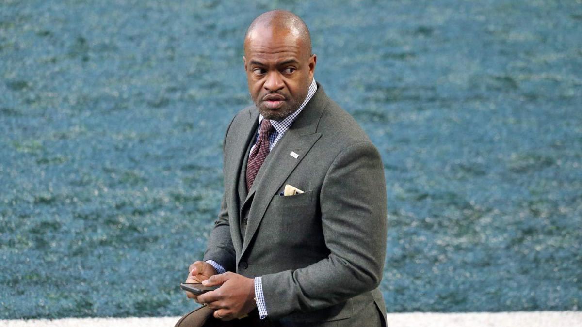 NFL notes: NFLPA head DeMaurice Smith calls a work stoppage in