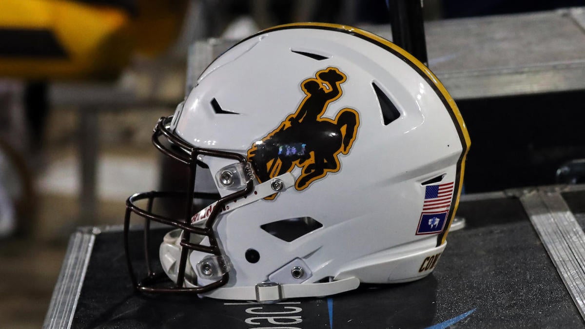 Wyoming signs the son of Notre Dame great, NFL star Rocket Ismail 