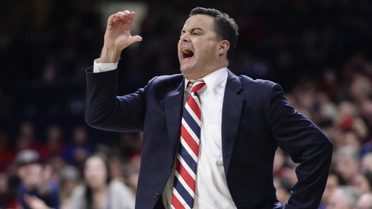 Sean Miller stands tall with Arizona's support, but a cloud of scandal ...