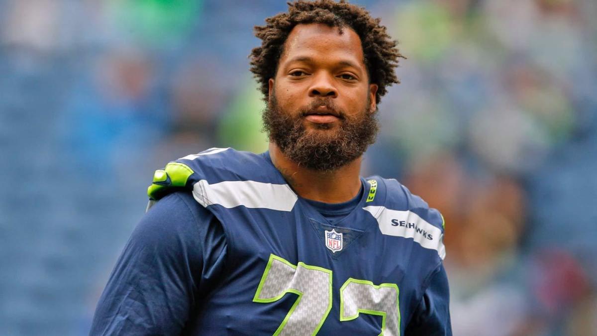 Eagles pull off surprising trade for Seahawks defensive end