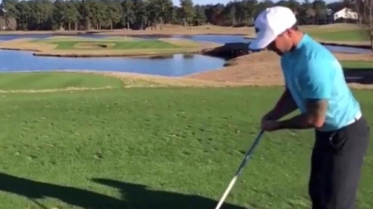 Watch Golfer Born Without Hands Flips Out After Sinking Hole In One Cbssports Com