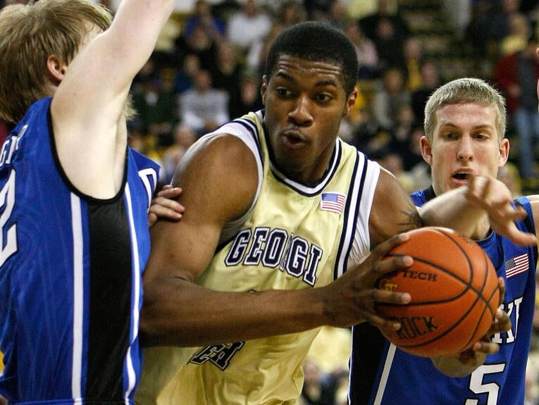 derrick-favors-georgia-tech.jpg