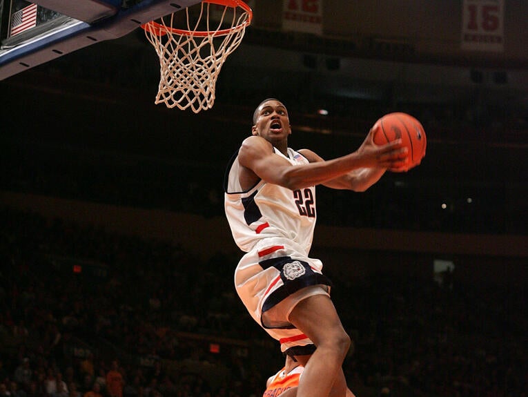 Syracuse Orangemen v Connecticut Huskies