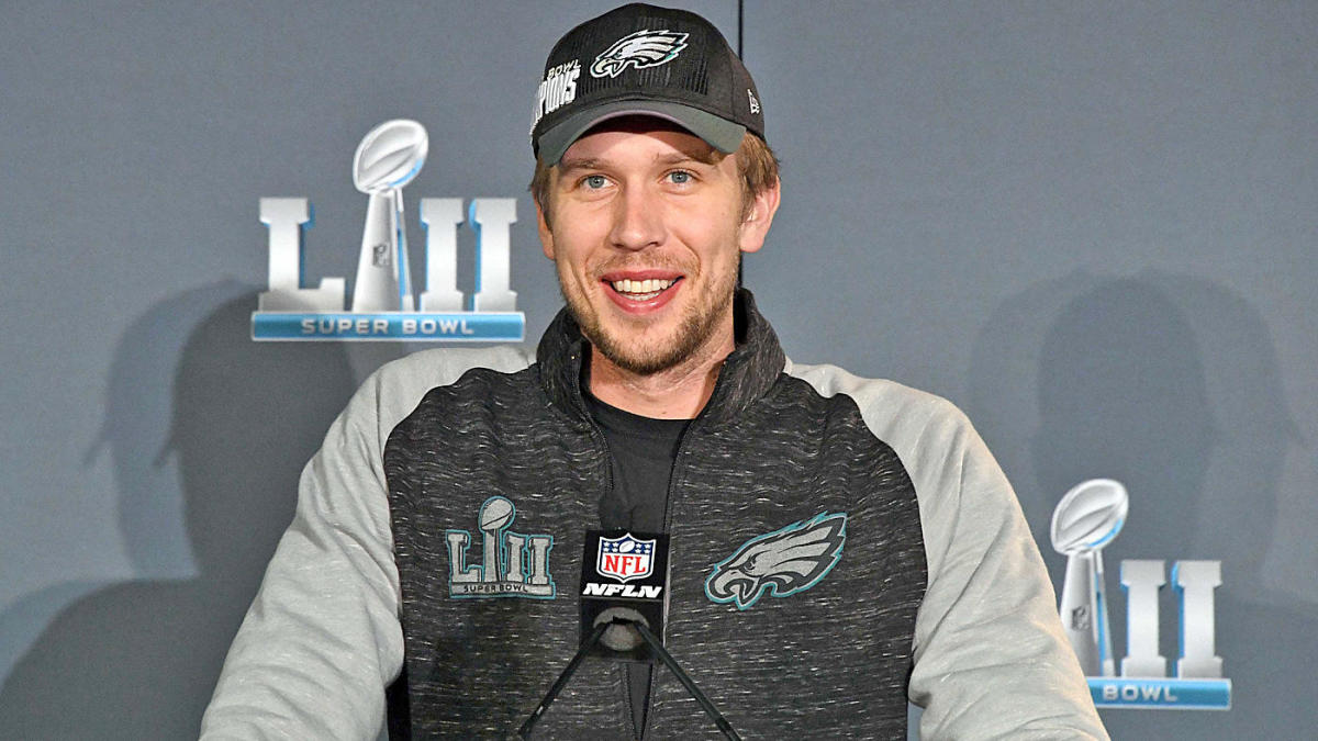 Meet Eagles QB Nick Foles at Cherry Hill Barnes & Noble book signing