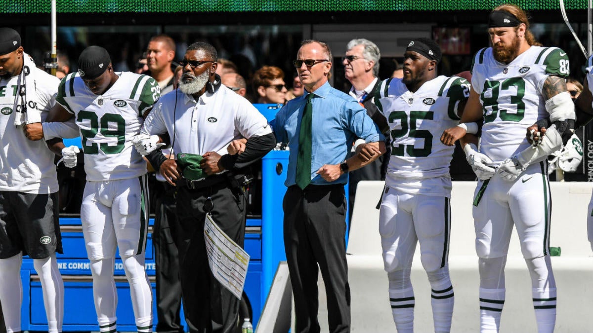 Goodell addresses Kaepernick's decision to kneel during national anthem -  CBS News