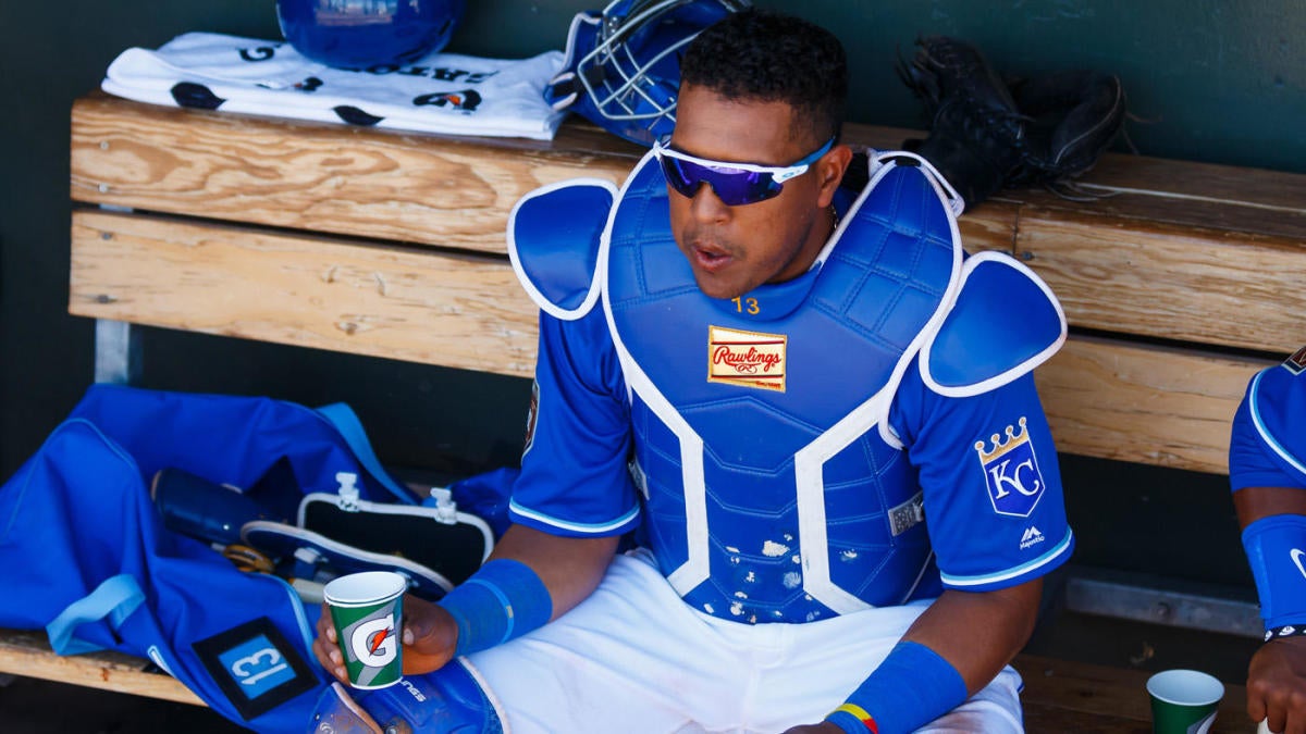 It sure seems like the Royals wildly mishandled Salvador Perez's thumb  injury - Royals Review