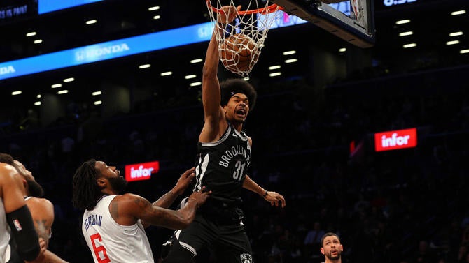 Jarrett Allen dunk