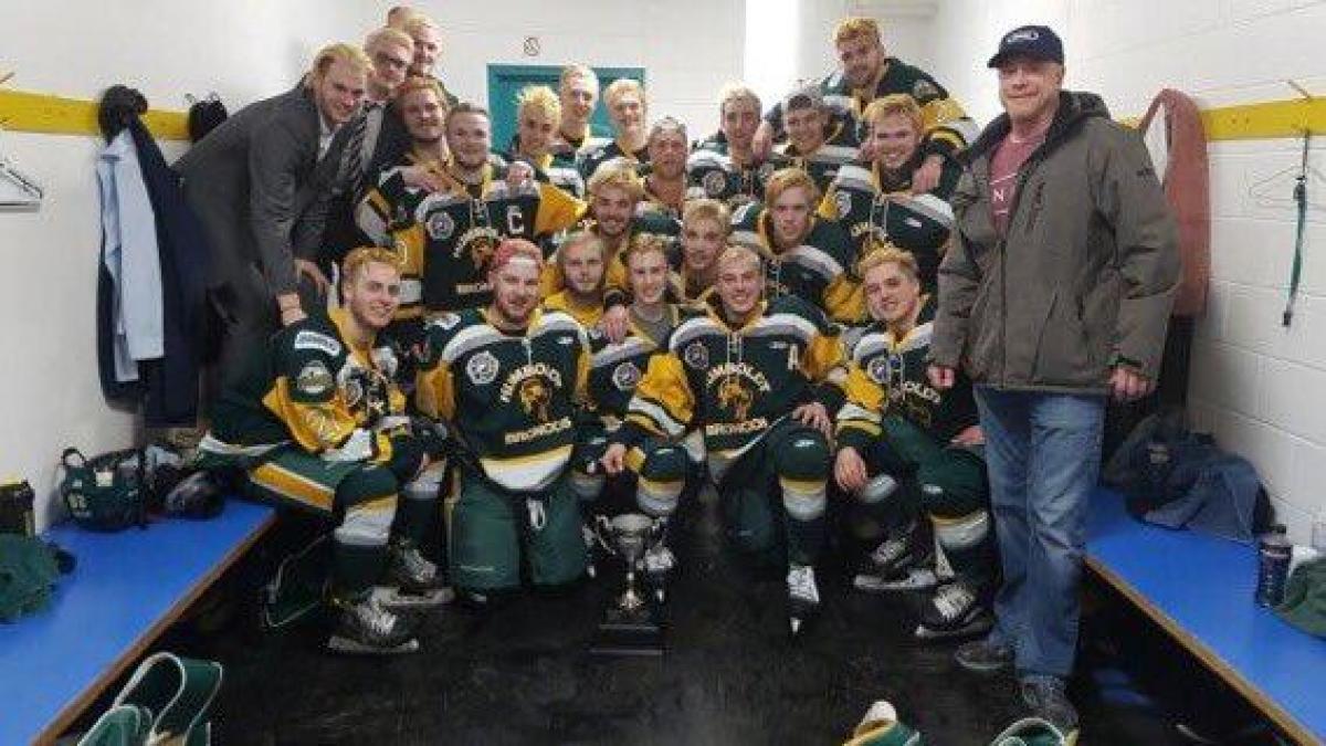 Family creates hockey stick benches to support Airdrie player paralyzed in Humboldt  Broncos bus crash