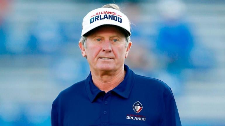 Steve Spurrier announced as first coach and Orlando first 