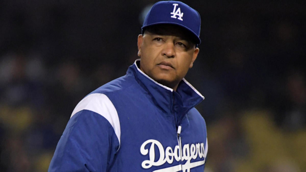 Dodgers manager Dave Roberts keeps close ties to the Bruins