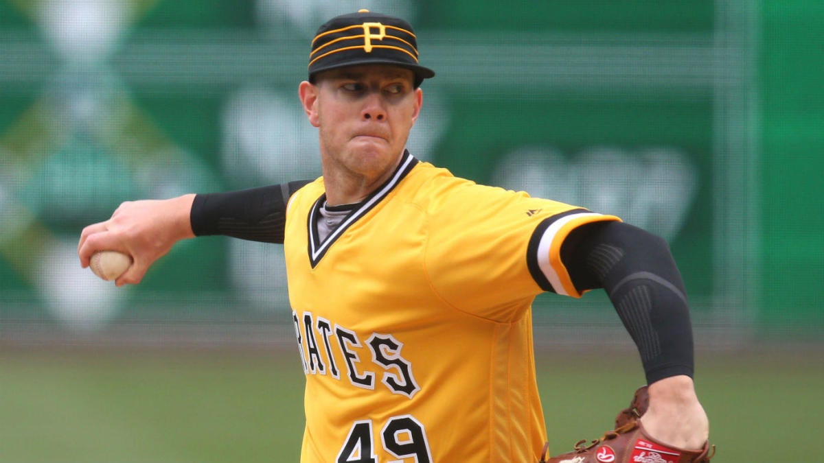 Pirates' Kingham loses perfect game in 7th in his MLB debut