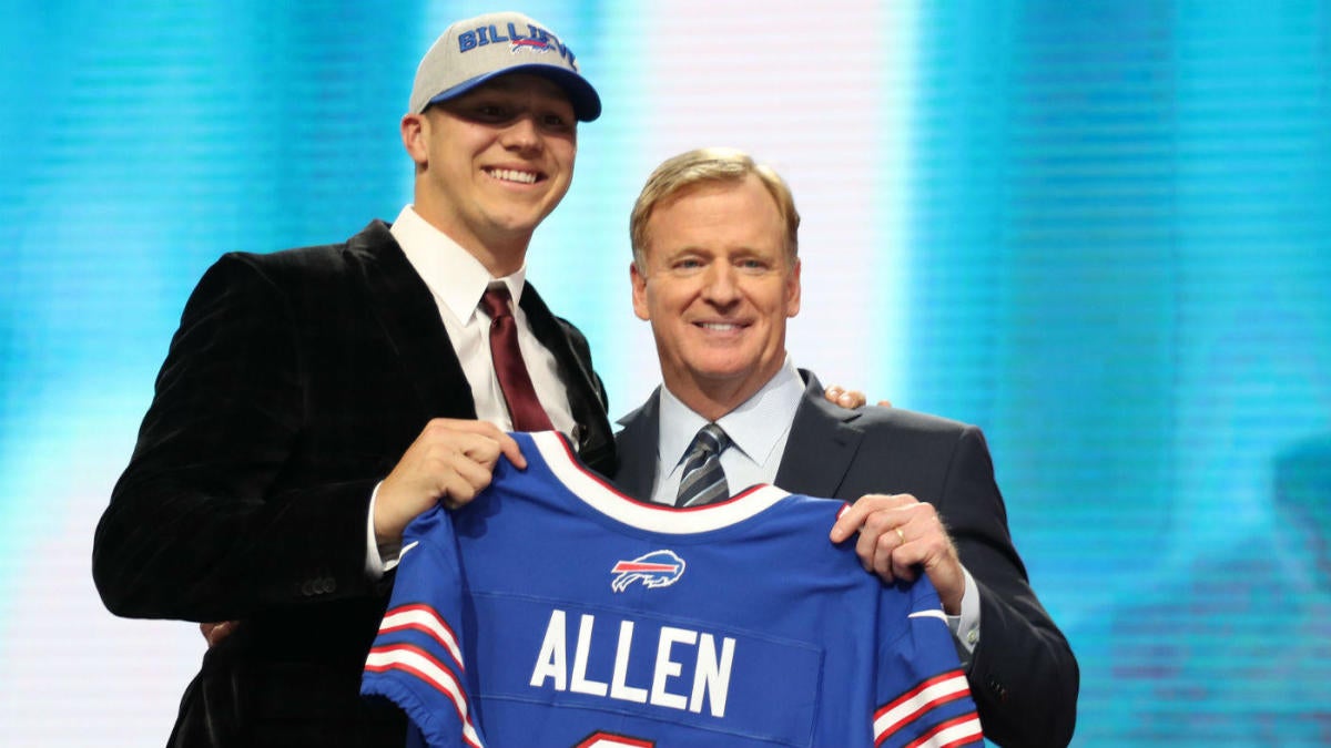 Bills QB Josh Allen Roasts Fans Who Called Out Rookie