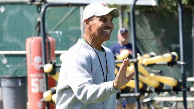 herm-edwards-arirzona-state-practice-coaching.jpg