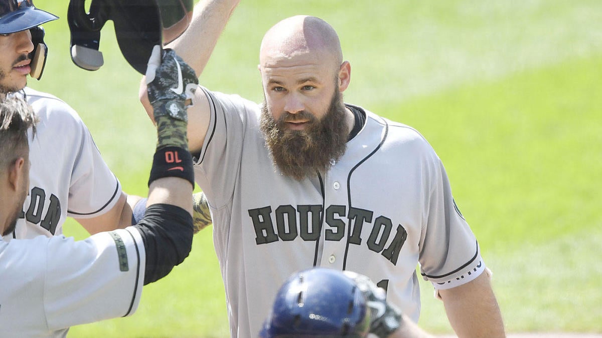 Evan Gattis bleepin' fesses up to his 2017 Astros' cheating like no other