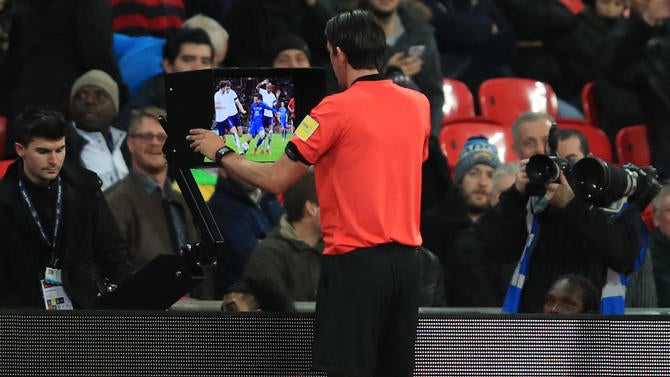 fifa-var-referee.jpg