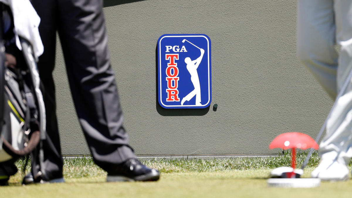 PGA Tour suspende a 17 golfistas que juegan en la liga LIV Golf, incluidos Phil Mickelson, Dustin Johnson