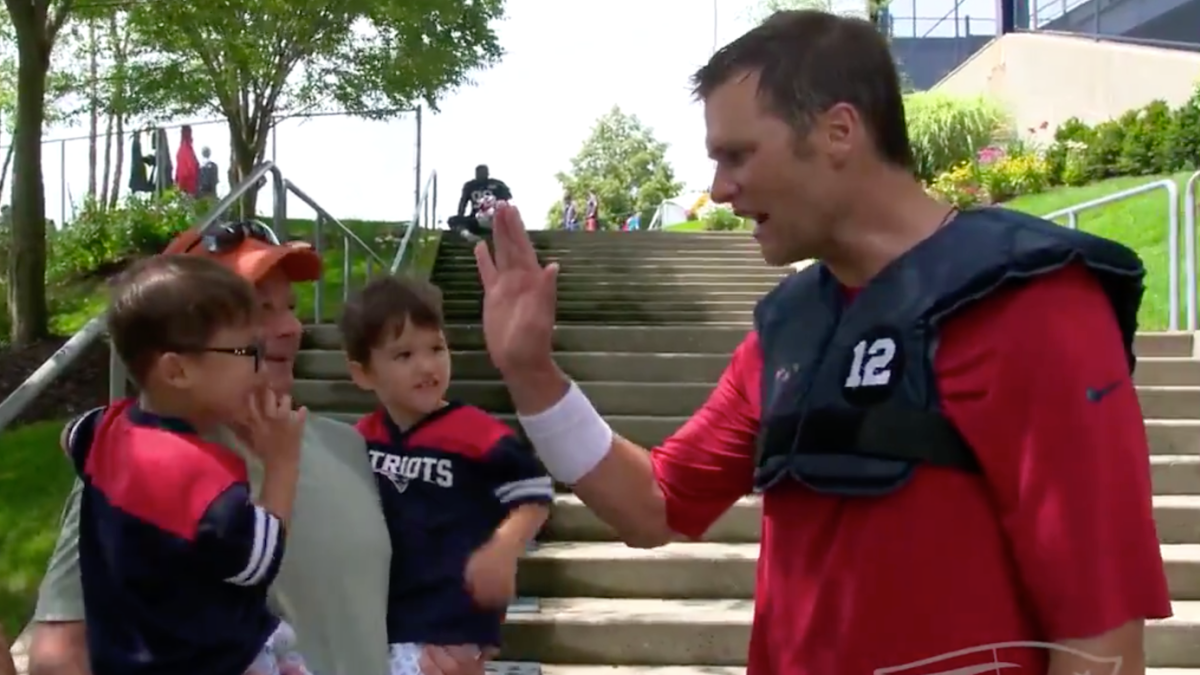 Tom Brady meets adorable twins named after him and Julian Edelman at