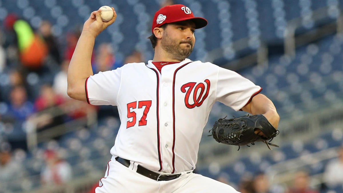 Reds beef up rotation, acquire Tanner Roark in trade with Nationals