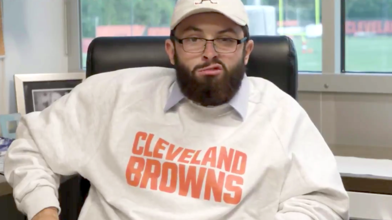 LOOK: Baker Mayfield spoofs Browns GM John Dorsey, poses 
