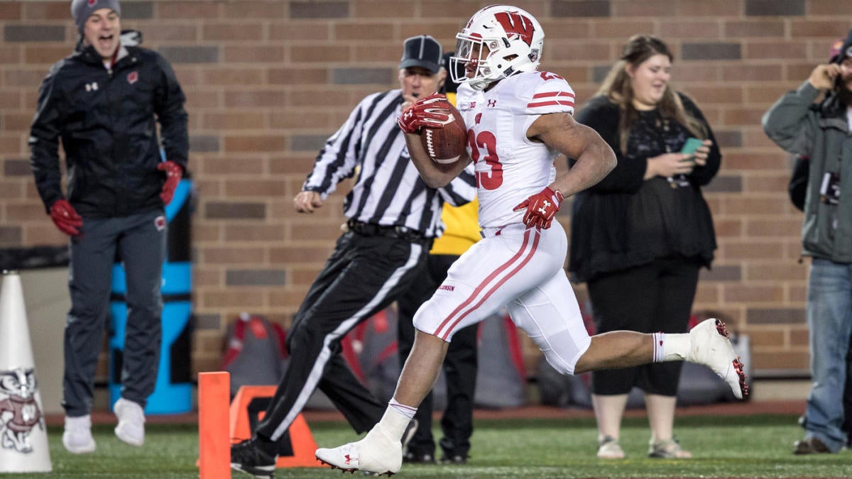 Badgers star Jonathan Taylor on verge of freshman rush mark