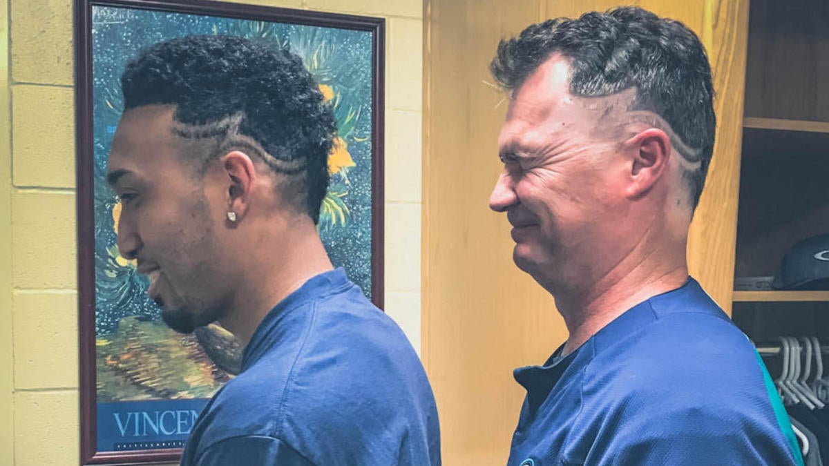 Mariners' Diaz wins haircut bet with manager after recording 50th save