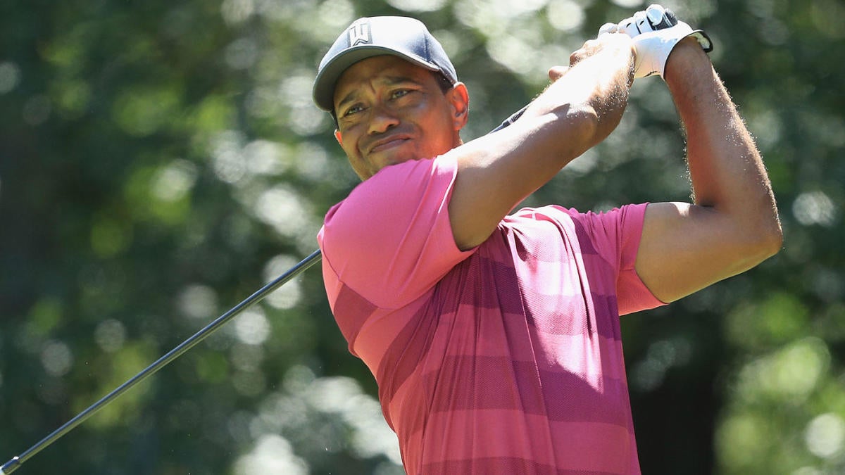 Tiger Woods Score Surge In Round 2 Pushes Woods Into Contention At Tpc Boston Cbssports Com